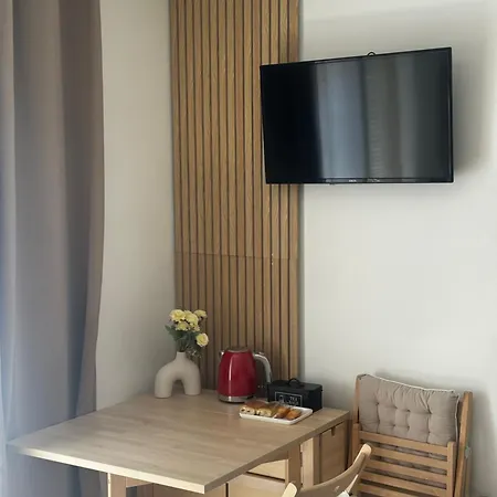 - Cosy Le Rouge Avec Terrasse Nizza